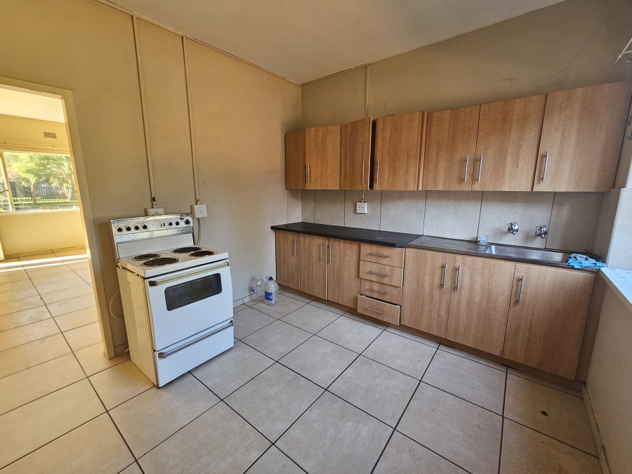 To Let 2 Bedroom Property for Rent in Adamayview North West